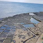 Cosy And Modern Maisonette With Private Terrace-near Sea! アパート