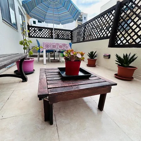 Bright Seaside Maisonette With Private Terrace 아파트