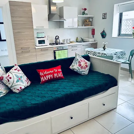 Bright Seaside Maisonette With Private Terrace 아파트