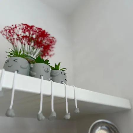 Bright Seaside Maisonette With Private Terrace 아파트