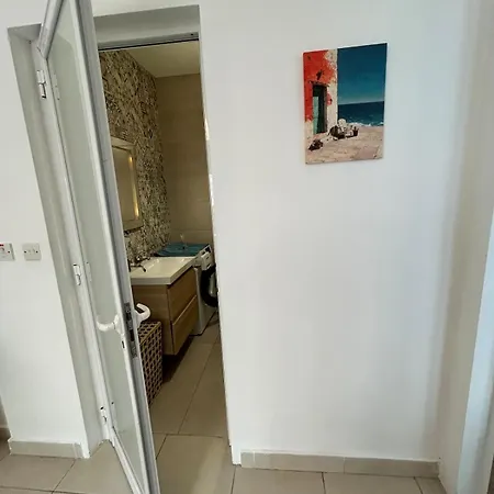 아파트 Bright Seaside Maisonette With Private Terrace 마르사스칼라