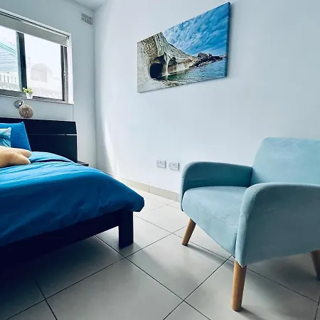 Bright Seaside Maisonette With Private Terrace 아파트 *