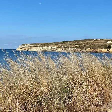 Bright Seaside Maisonette With Private Terrace *