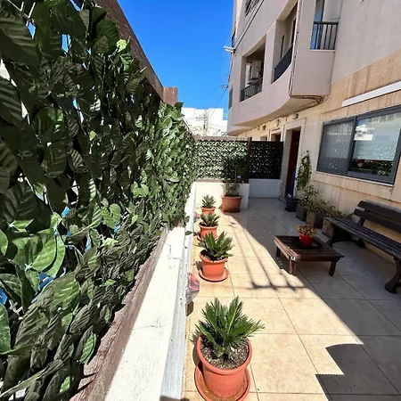 Bright Seaside Maisonette With Private Terrace 아파트 *