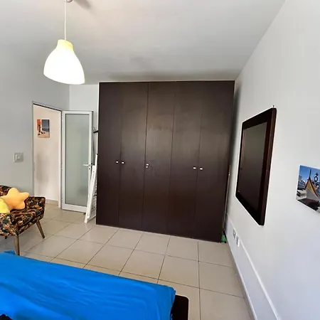 Bright Seaside Maisonette With Private Terrace * 마르사스칼라